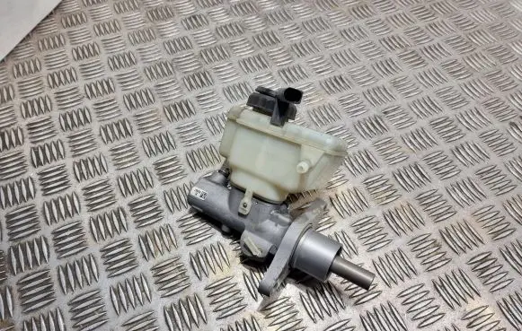 Volkswagen Golf VI Master brake cylinder 1k1611301d