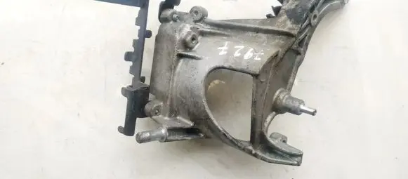 Peugeot 508 Engine mounting bracket 9672309780 c4003441se