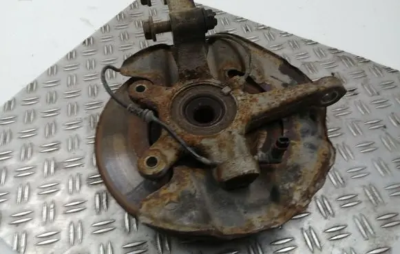 Mercedes-Benz A W169 Front wheel hub spindle knuckle