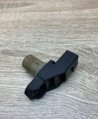 BMW 5 E60 E61 Camshaft position sensor 7794646