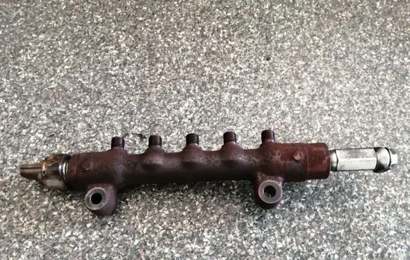 Subaru Forester SH Fuel main line pipe