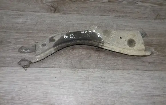 Volvo XC70 Rear control arm