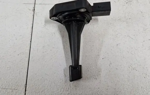 KIA Sportage Oil level sensor 21590-2A100