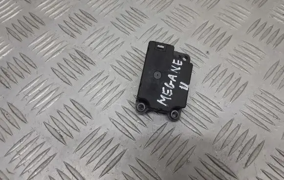 Renault Megane II Central body control module 8200074266