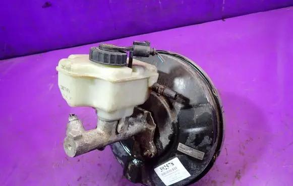 Volkswagen Golf IV Master brake cylinder