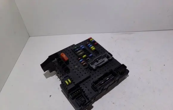 Volvo XC90 Fuse module 8676391 12217799