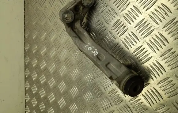 Citroen C4 SpaceTourer EGR valve cooler bracket S012A