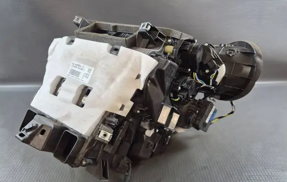 Peugeot 208 II Interior heater climate box assembly 9827649480 KF072003571 KE530002