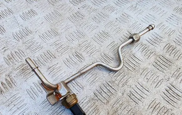 BMW 1 E81 E87 Fuel pressure sensor 7547883