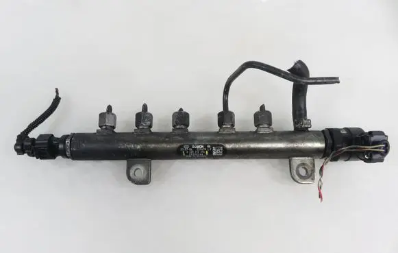 Opel Vectra C Fuel main line pipe 55200266 0445214056 0281002507
