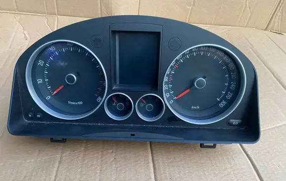 Volkswagen Golf V Speedometer (instrument cluster) 1K6920870E 110080299010 501821