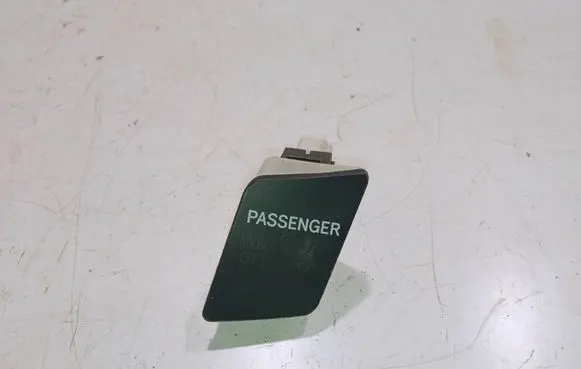 Toyota Yaris Passenger airbag on/off switch 83950000100237