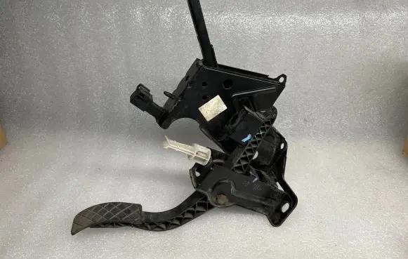 Skoda Octavia Mk1 (1U) Accelerator throttle pedal 1J1721511C 1j1721130b 1j0945511a