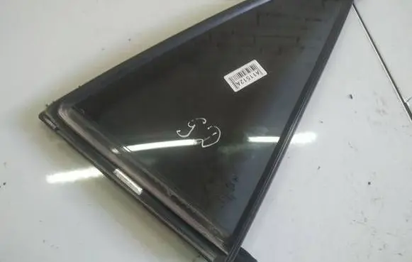 Mercedes-Benz R W251 Rear vent window glass AS3
