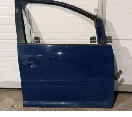 Volkswagen Touran I Front door 1T0831056AB 1T1837730R