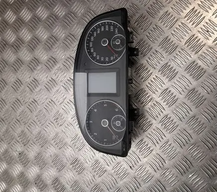 Volkswagen Caddy Speedometer (instrument cluster) 2K5920876A