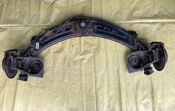 Mercedes-Benz B W245 Rear subframe 1693500500 A1694201185 A1694201285