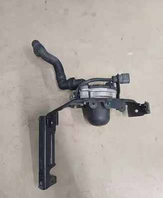 Volkswagen PASSAT CC Secondary air pump 07K959253A