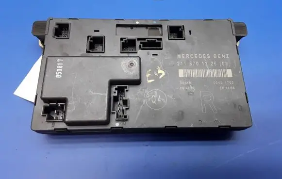 Mercedes-Benz E W211 Door control unit/module 2118701226