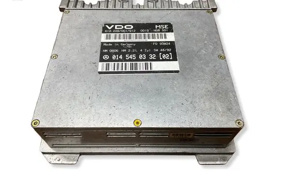 Mercedes-Benz E W124 Engine control unit/module ECU 0145450332
