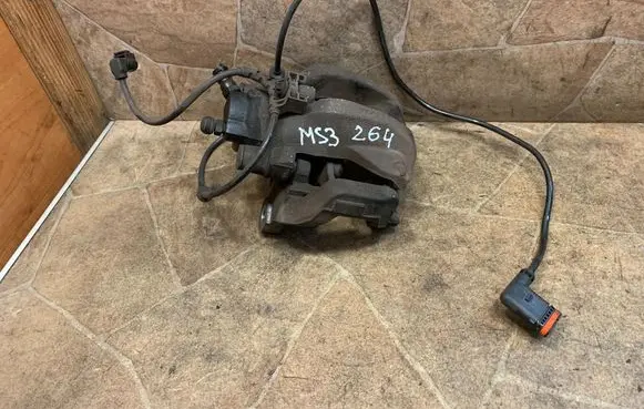 Mercedes-Benz CLS C218 X218 Rear brake caliper 