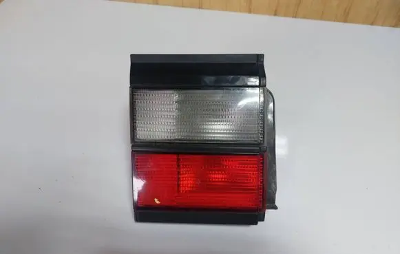 Volkswagen PASSAT B3 Tail light bulb cover holder 321945259
