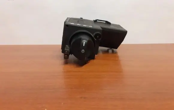 Mercedes-Benz E W210 Light switch 2105450104 5547