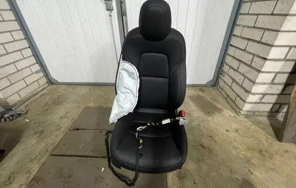 Tesla Model 3 Front driver seat 148906005F HB1231152B0170