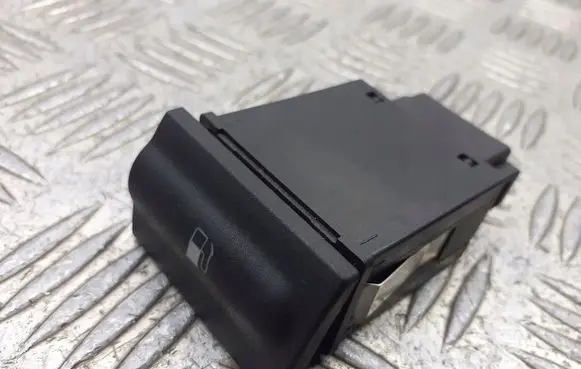 Skoda Octavia Mk1 (1U) Fuel tank opening switch 