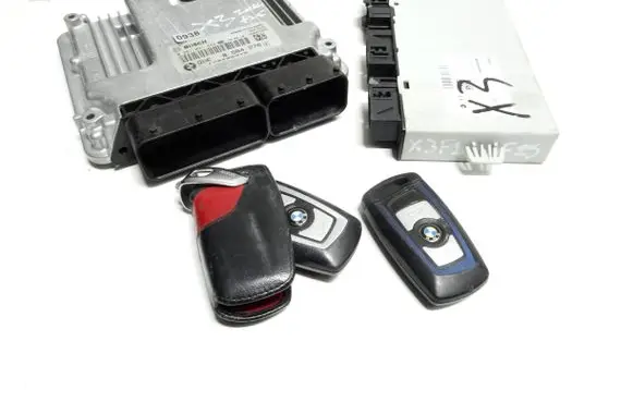 BMW 3 F30 F35 F31 Engine ECU kit and lock set 8584276 0281031634 170405379