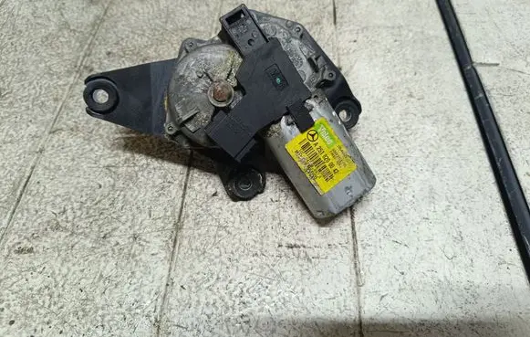 Rear window wiper motor