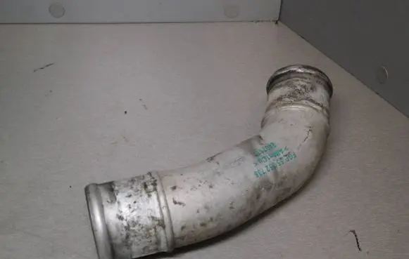 Opel Zafira B Intercooler hose/pipe 55352735