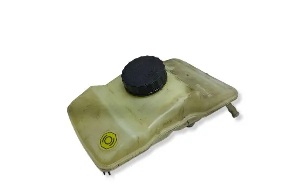 Mercedes-Benz Vito Viano W639 Brake fluid reservoir 0204024726KASACJ 0204024726