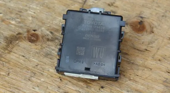Lexus UX Window wiper relay 8594076030