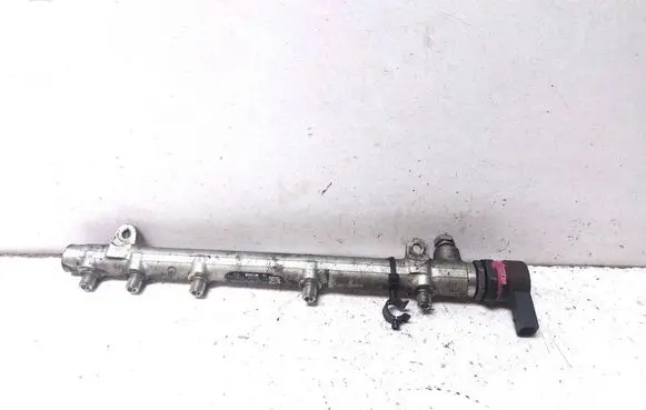 Mercedes-Benz E W211 Fuel main line pipe A6110700395
