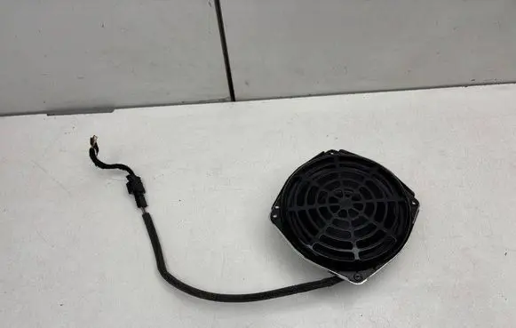 Audi A4 S4 B8 8K Subwoofer speaker 1000104001