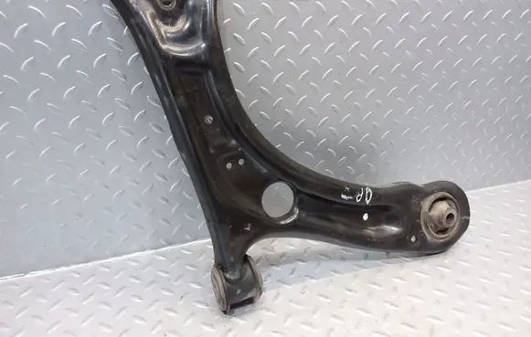 Volkswagen PASSAT B7 USA Front lower control arm/wishbone 561407152C 561407152A