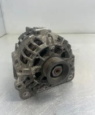 Volkswagen Polo IV 9N3 Generator/alternator 03D903025J