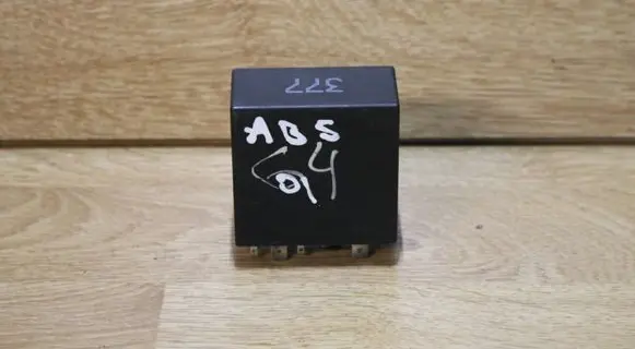 Audi A4 S4 B5 8D Window wiper relay 4B0955531A