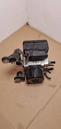 Volvo V70 ABS Pump 31329139 613504001D7 10092604103