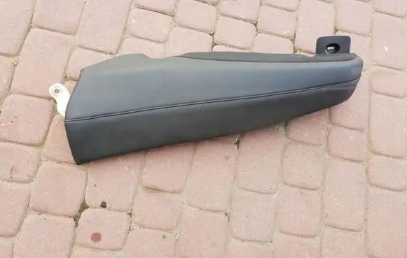 Opel Insignia B Front passenger seat console base 39131395