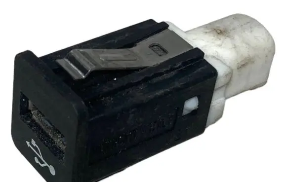 USB socket connector