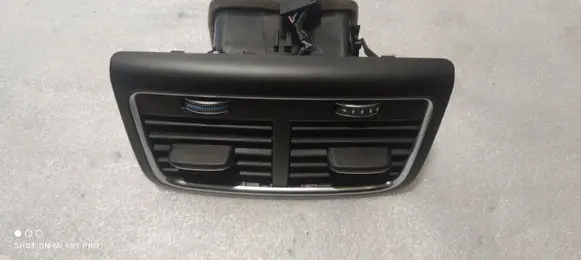 Rear air vent grill