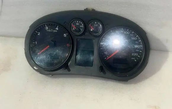 Audi A2 Speedometer (instrument cluster) 110080020002 8Z0920900A