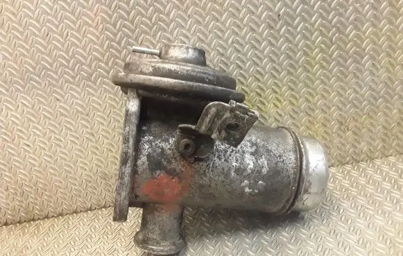 BMW 1 E81 E87 EGR valve 7792077