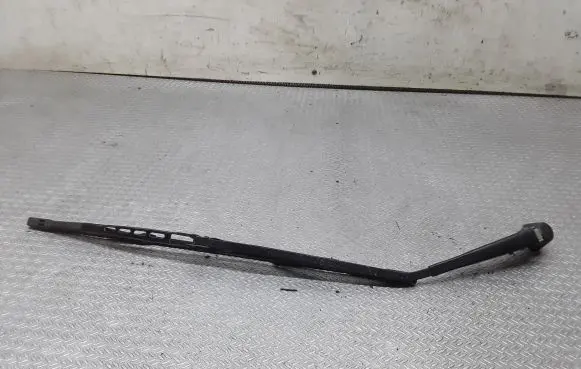 Opel Corsa B Windshield/front glass wiper blade 90386316
