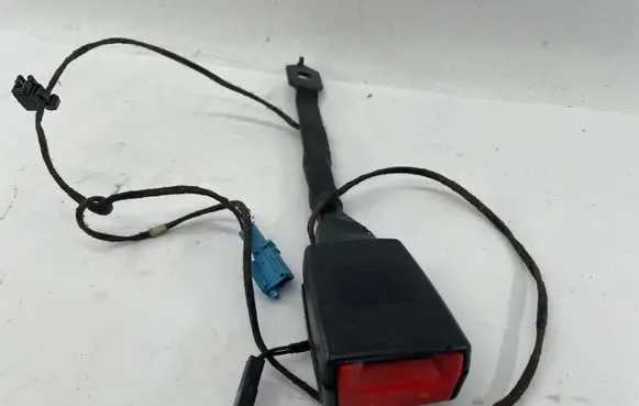 Seat Alhambra (Mk2) Front seatbelt buckle 5N0857756F