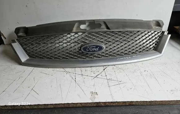 Ford Mondeo Mk III Front bumper upper radiator grill 157X8A100A