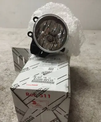 Toyota Auris E180 Front fog light 8122002110