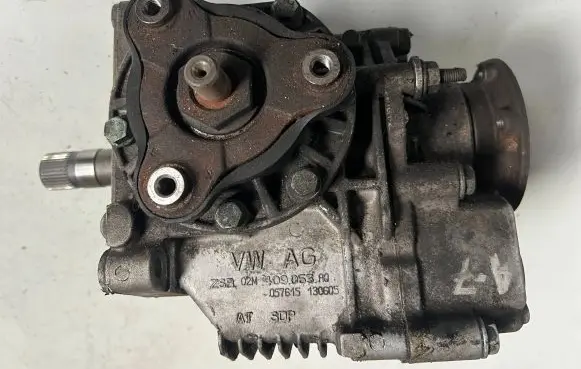 Audi A3 S3 8P Gearbox transfer box case 057615130605 02M409053AQ 0AV409053S